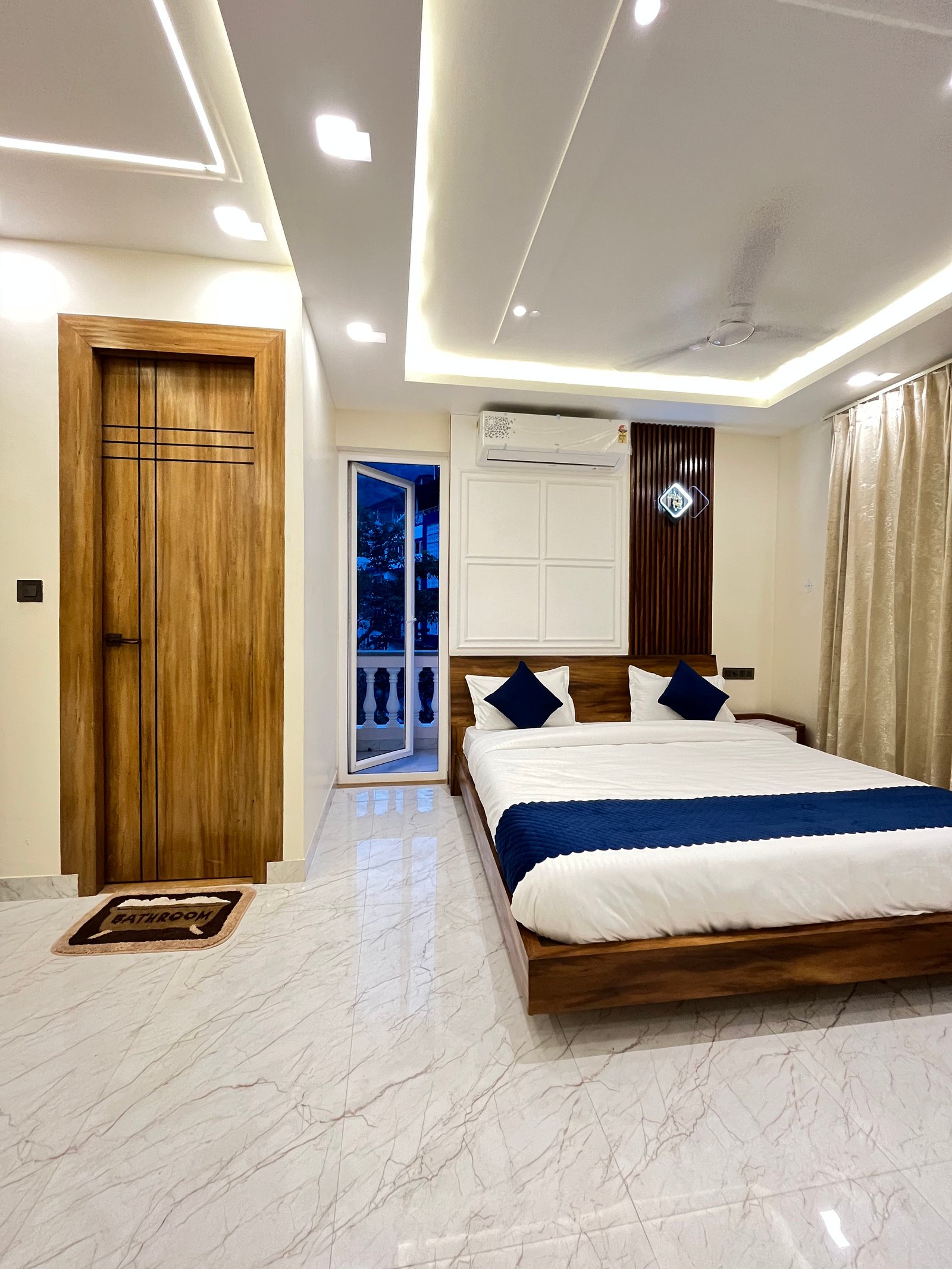 Couples Room